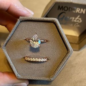 3 ct Modern Gents rose gold Kira pear solitaire & Eternity wedding set size 4.5
